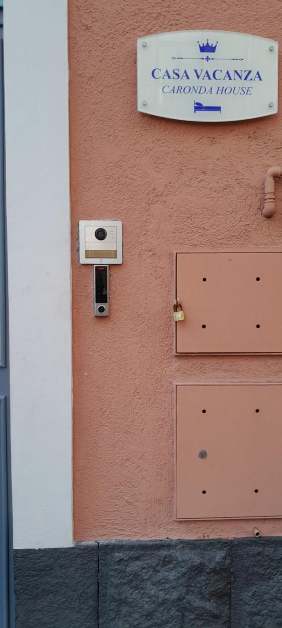 Ferienwohnung Caronda House CTA Exterior foto